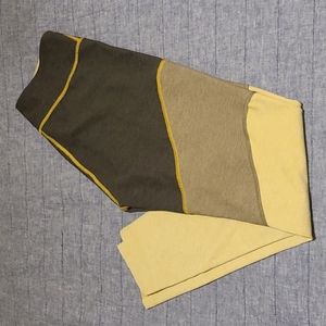 Outdoor Voices green & yellow Leggings sz. M